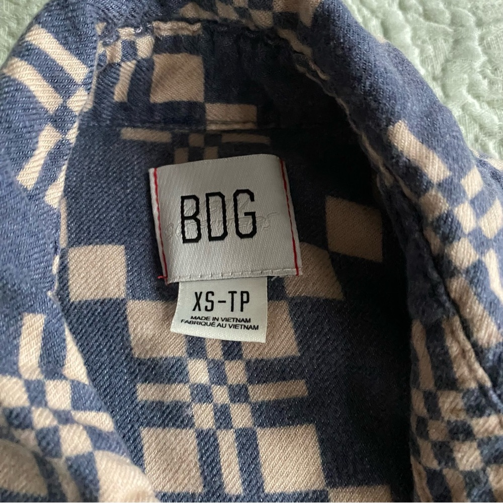 BDG UO Keanu Drapey Flannel Button Down Shirt Geometric Diamond Blue XS - Picture 8 of 11
